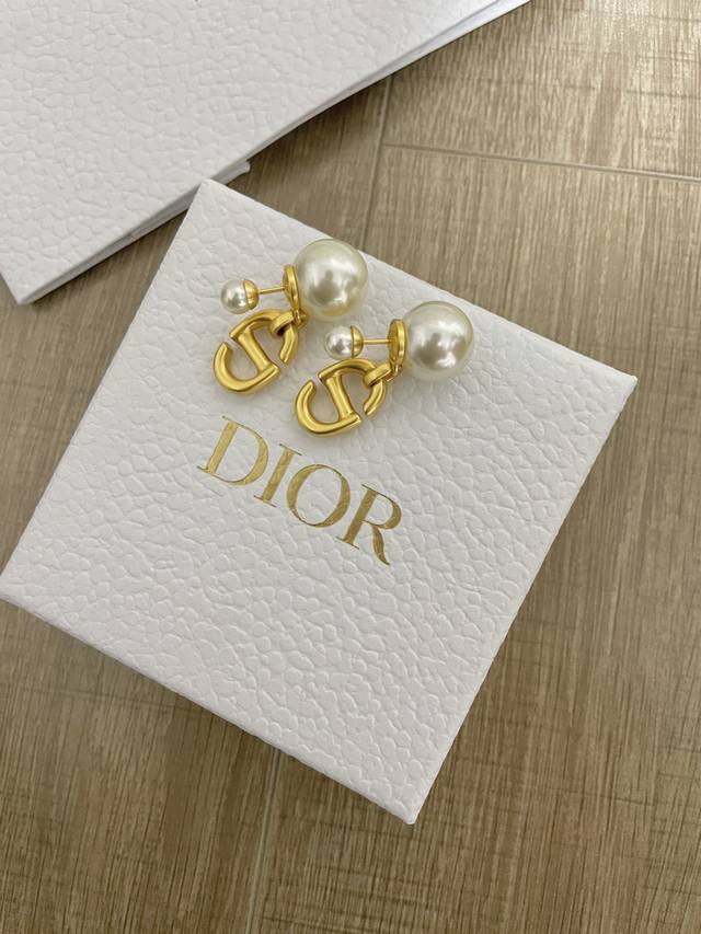 High-Quality, Details As Shown. D Double Pearl Drop Earrings. Matte Plated. Many