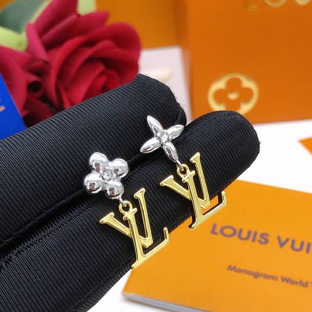 Code Led0103 Lv* Latest Design Gold And Silver Combination Vintage Silver Ear St