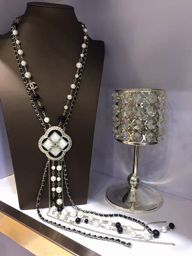 Chanel New Black Leather Chanel Sweater Chain A Must-Have For Goddesses. Super V