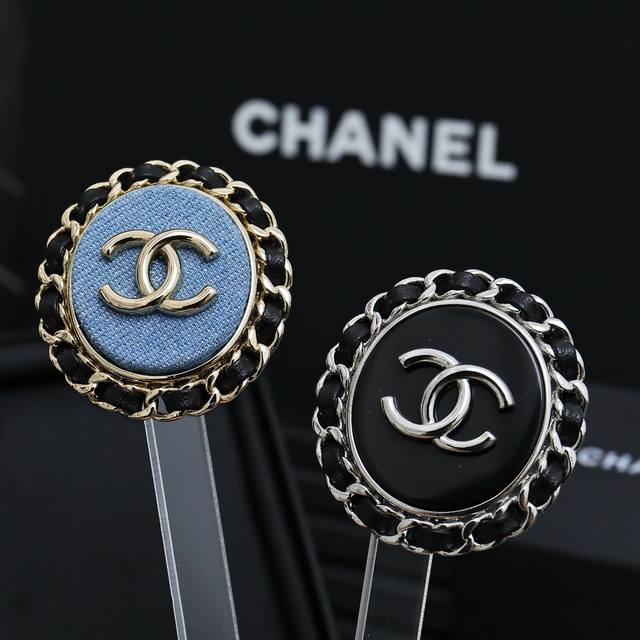 Chanel 25P Leather-Strap Oval Brooch. Chanel's Classic Leather-Strap Chain Desig