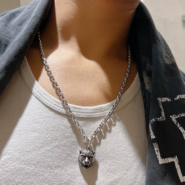 A Must-Have For Influencers On Douyin, The Latest Gucci Necklace Features A High