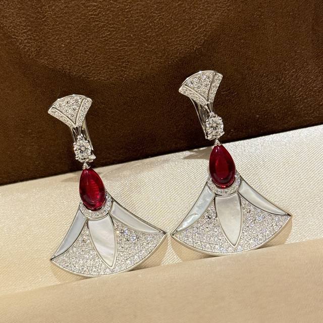 A4343 Liu Yifei's Signature Style, Bv Divas Dream Series, Red Agate, White Mothe