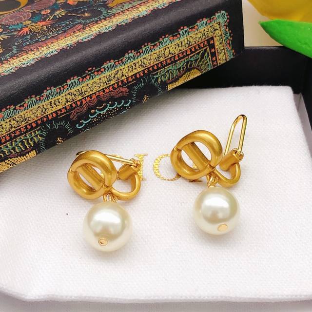 Code Ded0471 Dio* Latest Pig Nose Ear Clip With Pearl, Zp Brass Material