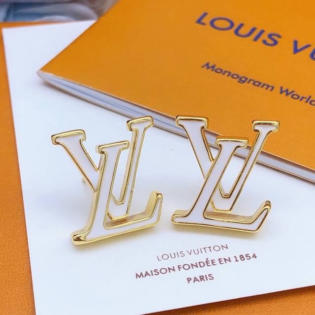 Id Led0104 Lv* Latest Drop-Shaped White Ear Studs, Made From The Same Zp Brass M