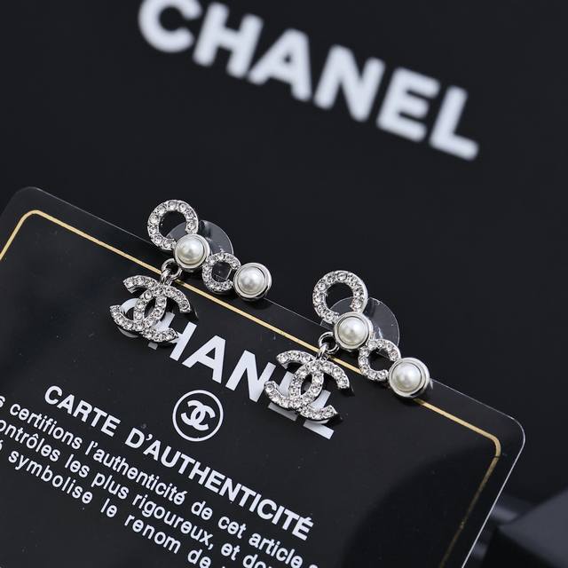 Chanel25S Show-Style Coco Double C Letter Earrings So Elegant And Cute, Perfect