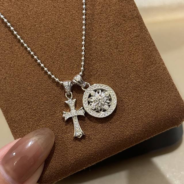 A5991 Exclusive Designer Piece Cross Compass Necklace Vintage High-End Style Tim