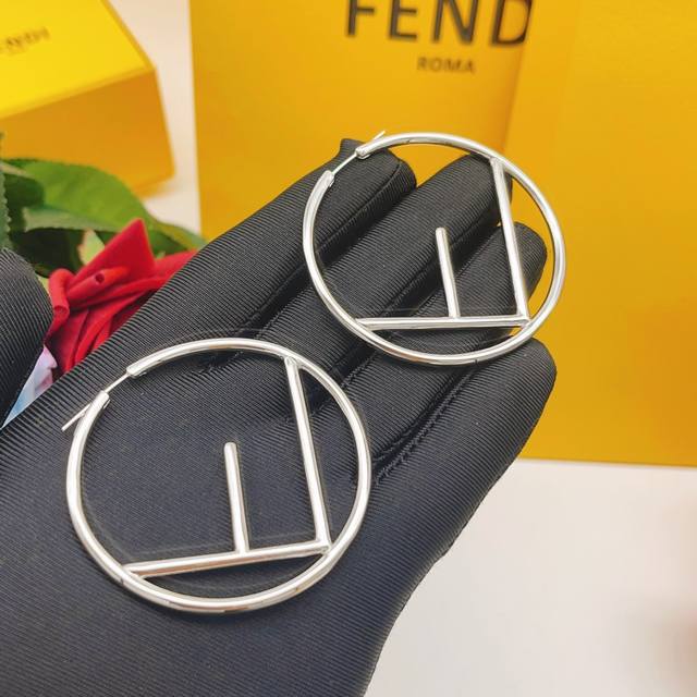 Code Fded0043 Ff Earrings In Silver With A Smooth Finish And Round Design