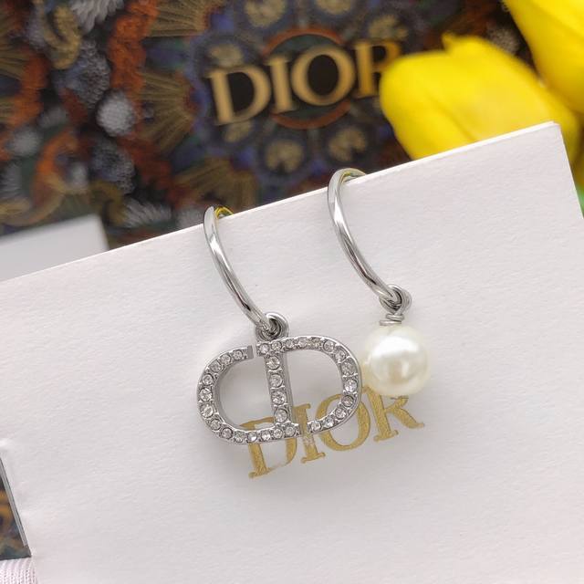 Code Ded0200 Dio* Latest Diamond-Studded Ear Hook, Zp Brass Material