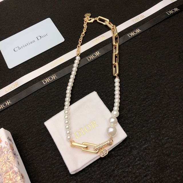 New Dior Necklace Elegant And Unique Cd Pearl Necklace Hot Seller Unique Design