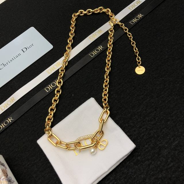 New Dior Necklace Elegant And Unique Hot Seller Unique Design Retro And Avant-Ga