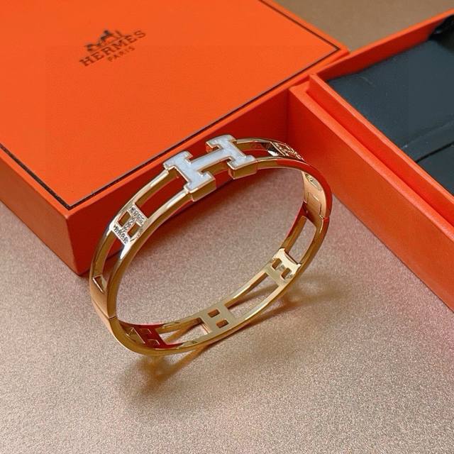 Herm S Bracelet: This Piece Truly Tests The Artisan's Skill. Every Detail Must B