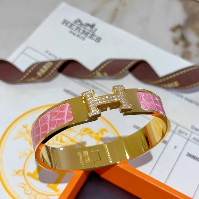 Genuine Crocodile Leather, Authentic Leather Verification Available. Herm S Brac