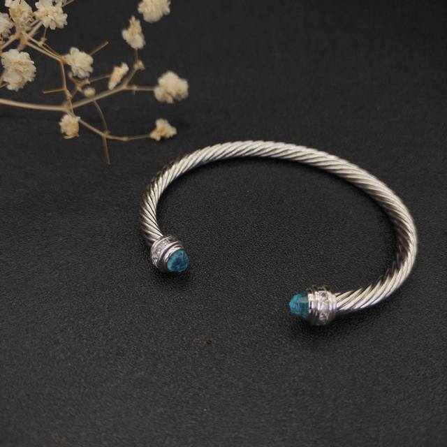 David Yurman 5Mm Embedded Stone Blue Diamond Head Bracelet. Recommended Wrist Ci