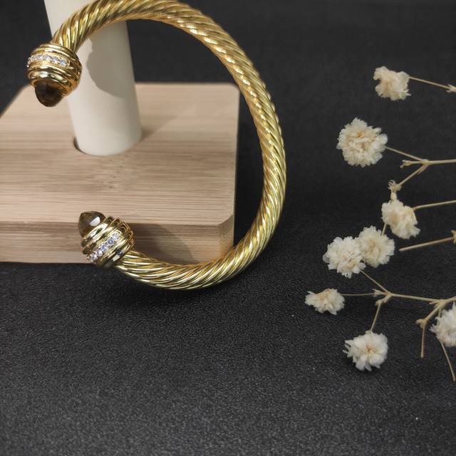 David Yurman 7Mm Gold-Plated Stone-Inlaid Brown Diamond-Head Bracelet.Recommende