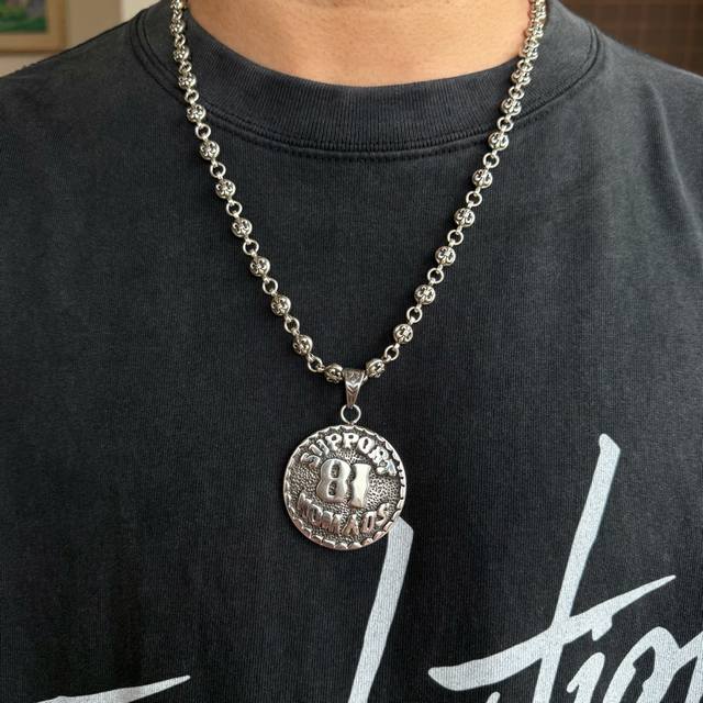 New Arrival, Store-Quality Chrome Hearts Scout Flower Ball Necklace With Round P