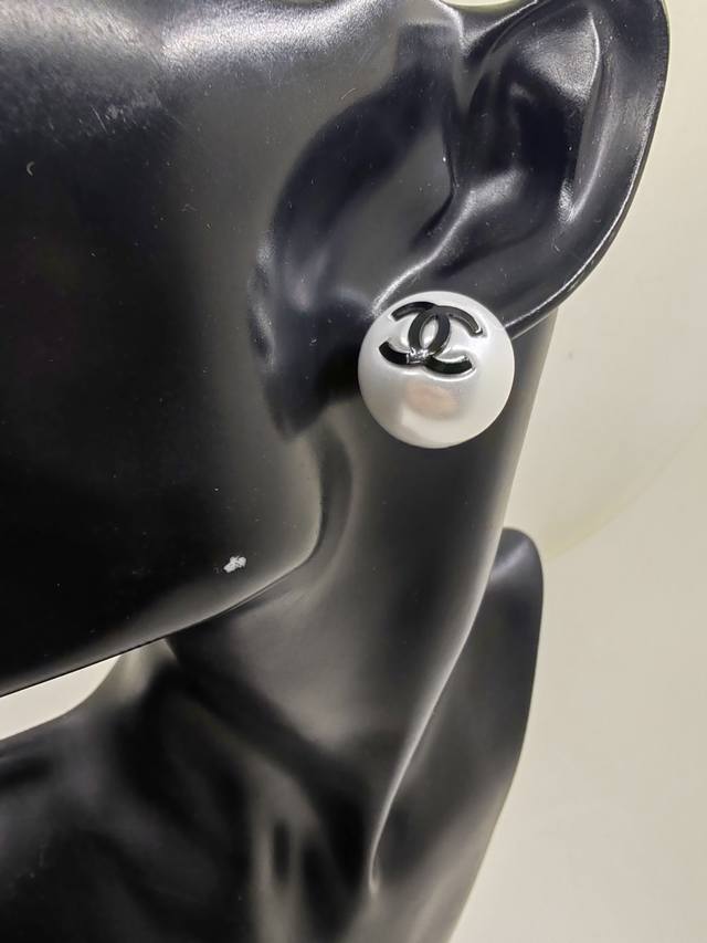 Ch*Nel Latest Black Cc Half-Sphere Ear Studs, Consistent Zp Brass Material