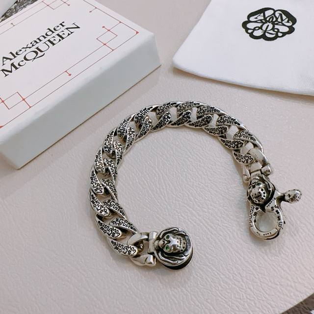 Authentic New Alexander Mcqueen Hand Chain, Custom-Made To Match The Store Versi