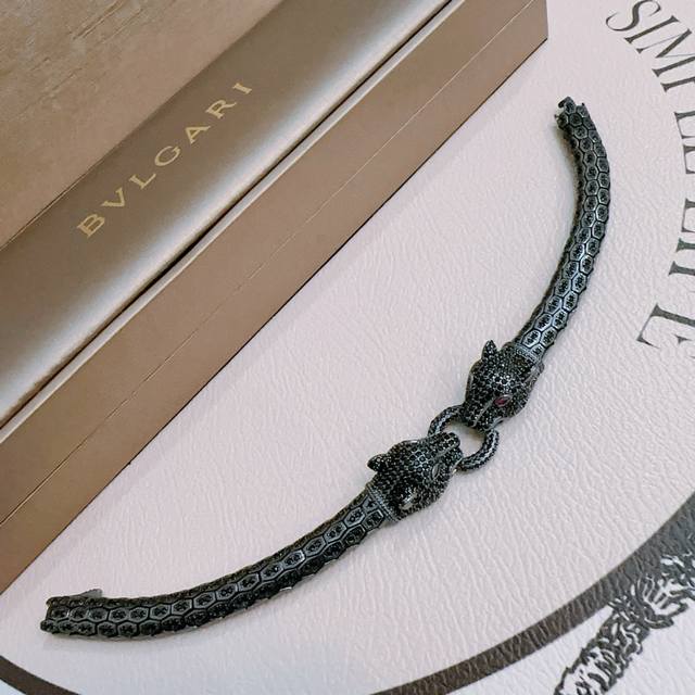 Bvlgari Bracelet In V Gold. Bvlgari Divas' Dream Series, Flawless Condition, Unm