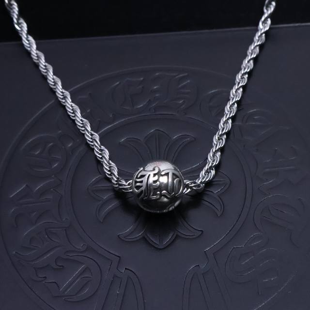 Chrome Hearts Necklace, Twisted Chain Design Is Super Stylish. Chrome Hearts Nec