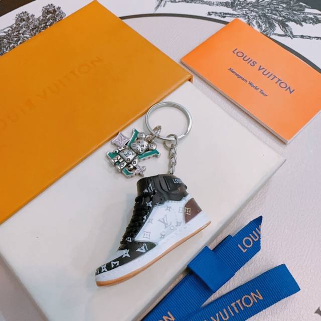 New Release Lv Keychain Lv Bag Clasp Latest Model Bag Accessory Higher Quality C