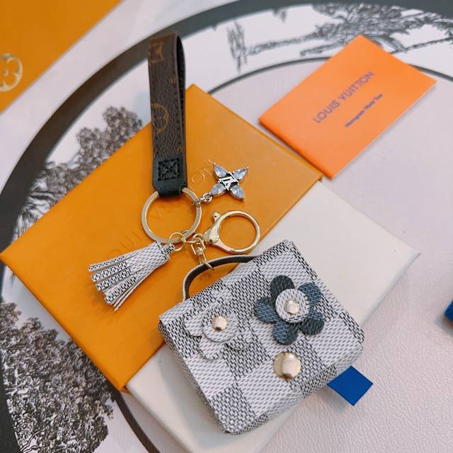 New Release Lv Keychain Lv Bag Clasp Earphone Case Latest-Style Bag Accessories