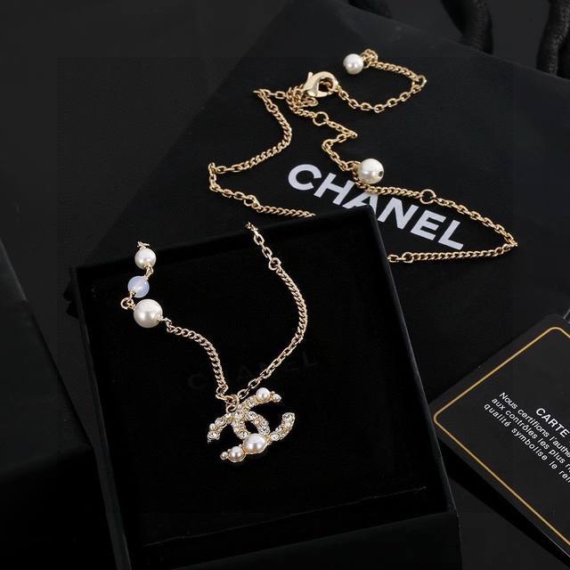 Cha El Classic Pearl Choker New Necklace Truly Stunning, A Simple Double C Swaro