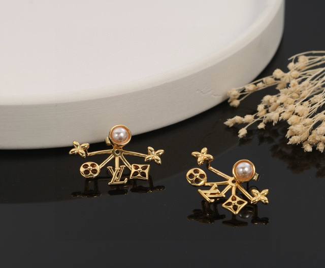 Louis Vuitton Earrings Crafted With Exceptional Artistry, The Polished Finish Br