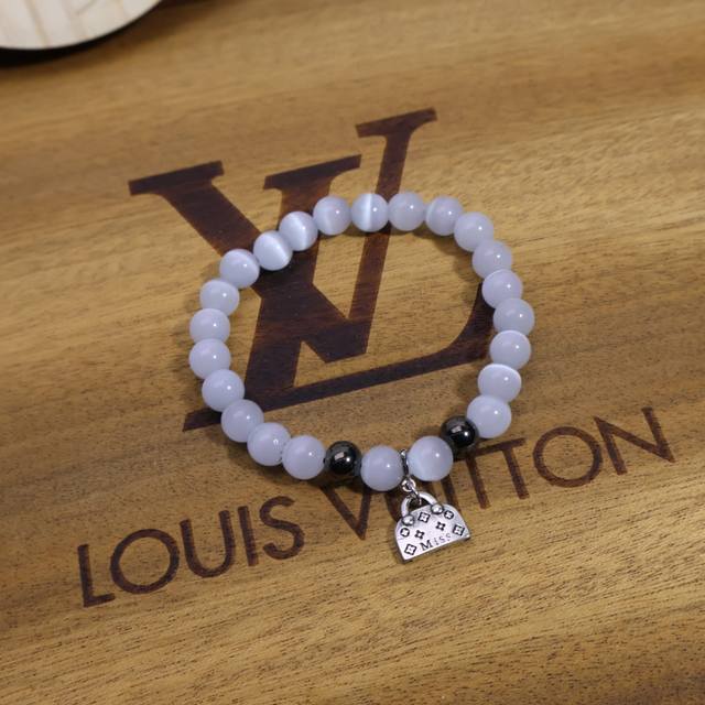 New Arrival] Louis Vuitton Lv Bracelet, Authentic Single Piece, New Design From
