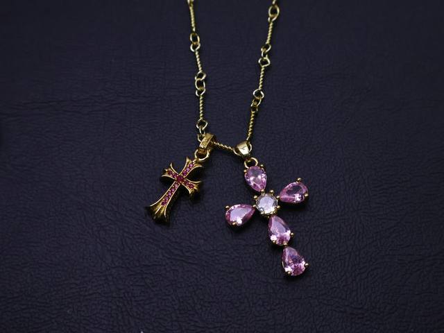 Family, The Croxin Gold-Plated Diamond Brooch Necklace Has Successfully Captured