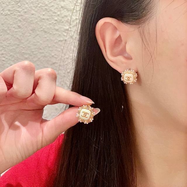 Chanel Vintage Earrings: Chanel's Classic Design Truly Needs No Introduction. Ev