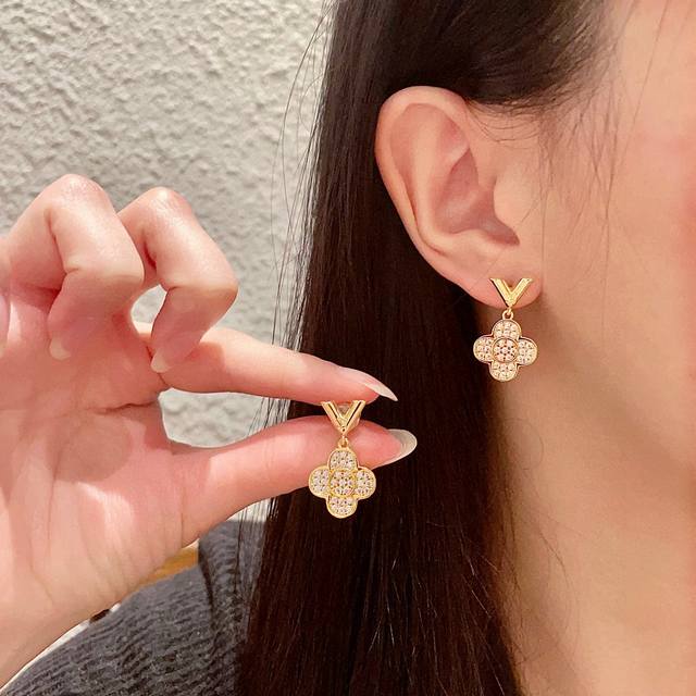 Lv Letter-Shaped Diamond-Studded Earrings, Original Brass With 925 Sterling Silv