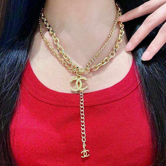 Chanel Pre-Owned Necklace - Chanel's Classic Designs Truly Need No Introduction;