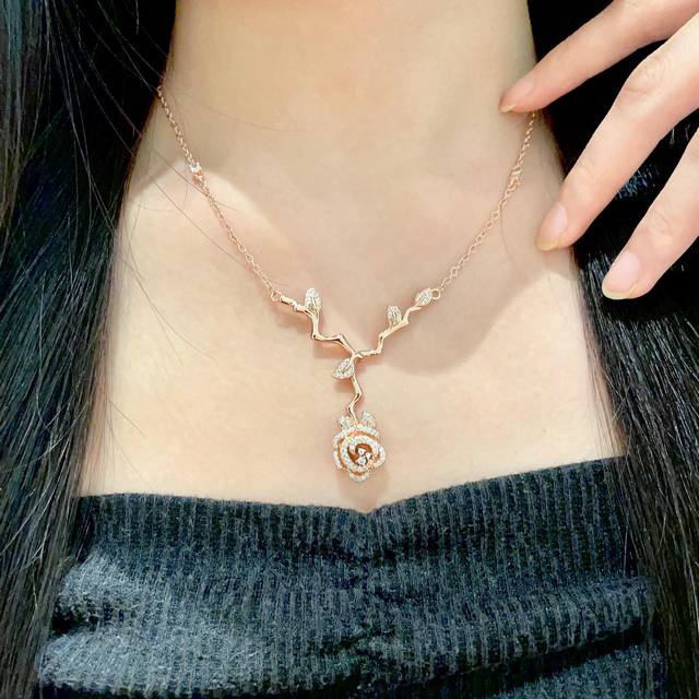 Dior Vintage Necklace: New Arrivals From The Boutique, Carefully Selected To Mat