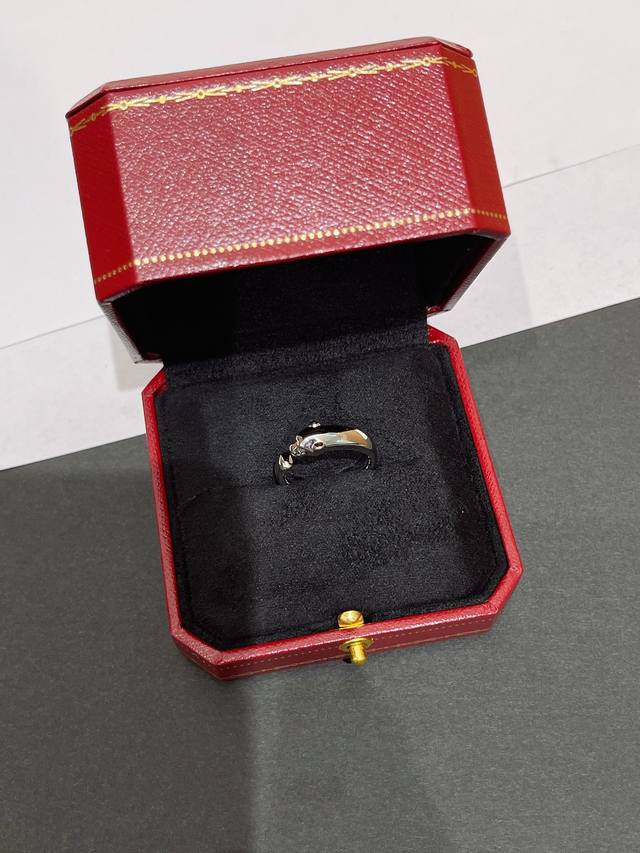 Parthere Series Leopard Ring, Size 5678. The Graceful Silhouette Of The American