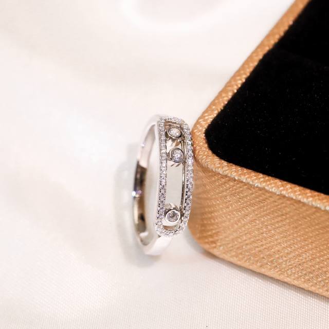 Messika Classic Sliding 53-Diamond Ring Move Uno Series Blends Classic Fashion W
