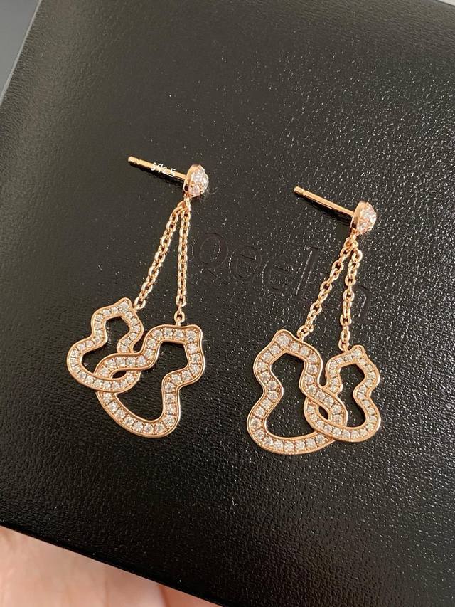 Double Gourd Design Adds Depth, And Wearing The Set Doubles The Effect. The Doub