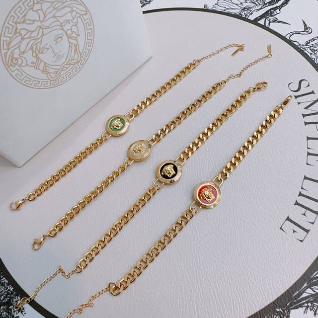 Versace Necklace With Medusa Head, Authentic New Design, Retro And Trendy, Suita