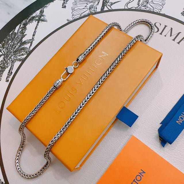 Louis Vuitton Lv Necklace Authentic Store-Quality New Model Retro Fashion Must-H