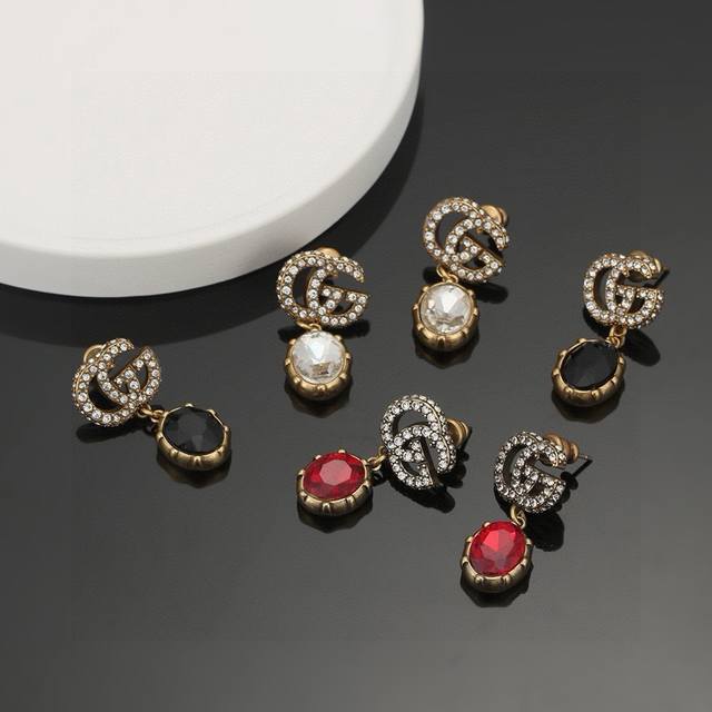Hot, High-End New Gucci Earrings, Trendy Gucci Personalized Colored Diamonds, Fu