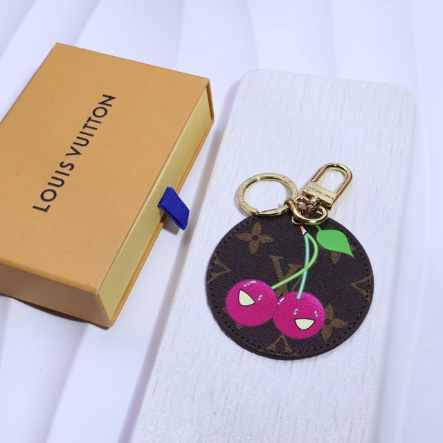 Lv Christmas Series, Round Plate Keychain Illustre Xmas Seoul Bag Accessory And