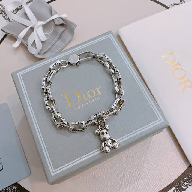 Dior New High-Quality Dior Bracelet Original Store New Mold Retro Fashion Essent