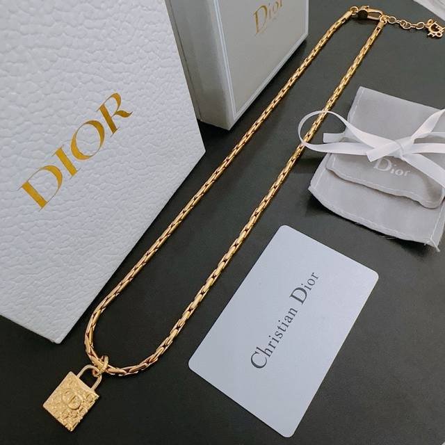 Dior New Arrival Dior Necklace Authentic Store-Quality New Design Retro Fashion