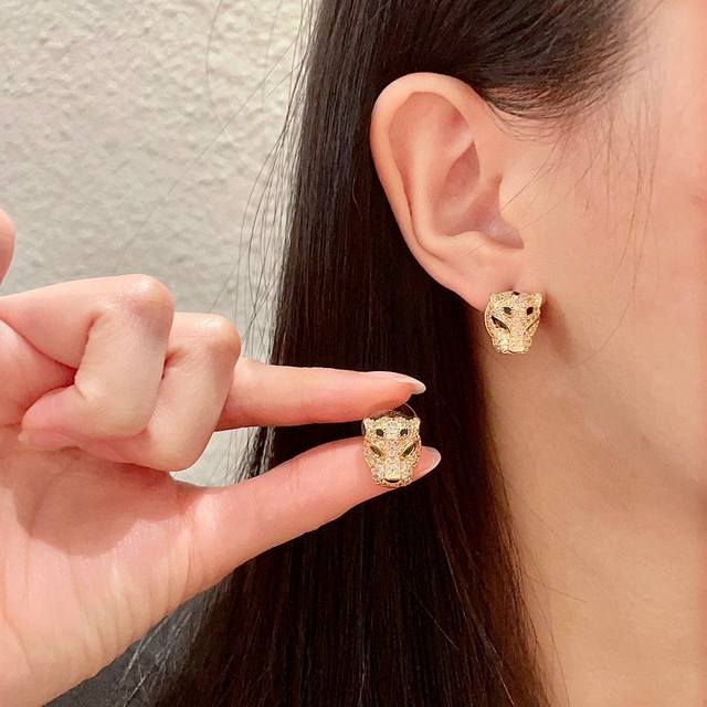 New Platinum Cartier Leopard Head Earrings, Ultra-Thick And Bold, Featuring The