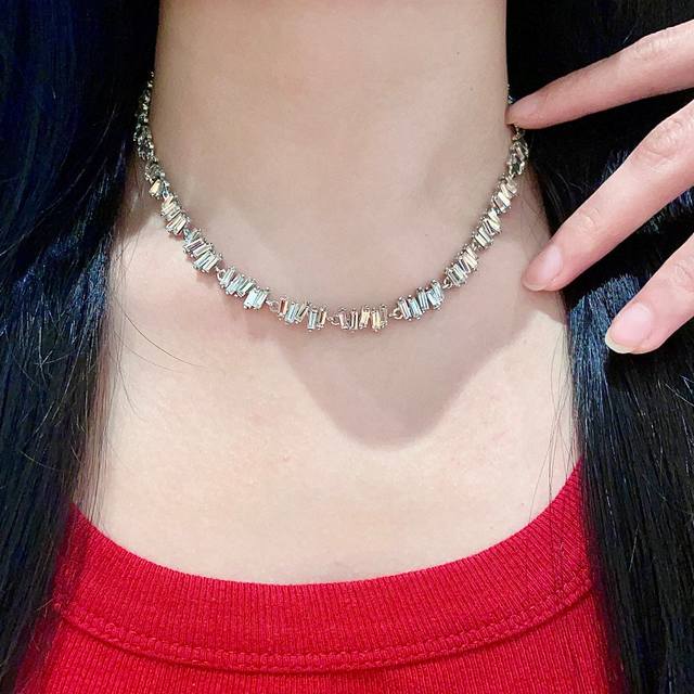 Queen Of The West Necklace, So Exquisite! I Love This Small Yet Elegant Design.