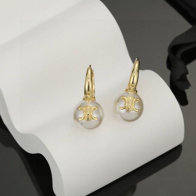 Celine New Pearl Earrings, Unique Design, Bold Personality, Redefining Tradition
