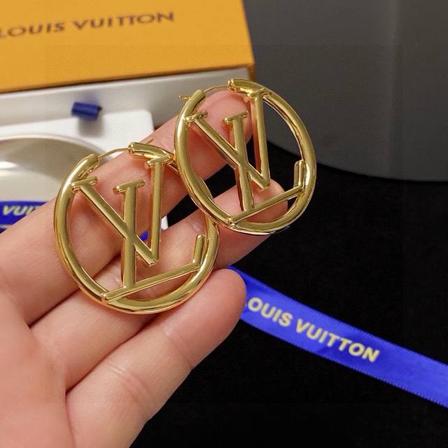 Lv Louis Vuitton Spring New Arrival Ear Studs, Retro Lv Letter Earrings, Ultra-P