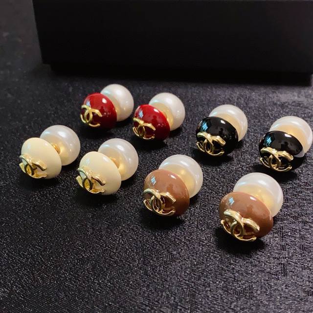 Bold New Arrival Chanel Color-Coordinated Stud Earrings Can Be Worn Front Or Bac