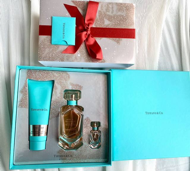 Counter Quality Tiffany Rose Gold Three-Piece Set Contains Perfume 75Ml Body Lot