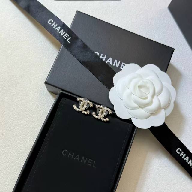 chanel New Chanel Pearl Earrings Are Available At The Same Counter. The Origi