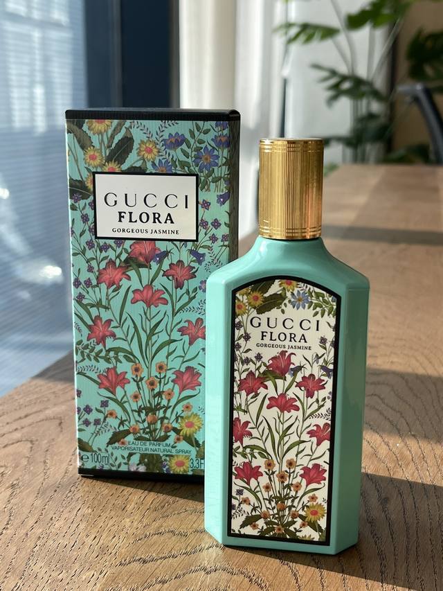 Counter Quality Top Notes: Italian Citrus, Red Berry, Floral Notes, Pear Middle